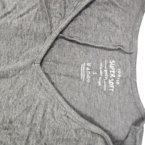 Torrid Gray Super Soft Knit V-Neck Tunic Top Size 1 Womens Relaxed Fit - Picture 2 of 7